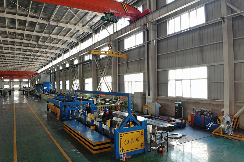 Workers are packaging the zam steel pipes